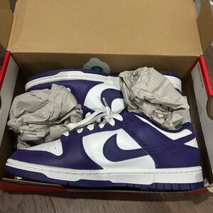 Nike Dunk Low Retro in Red and White